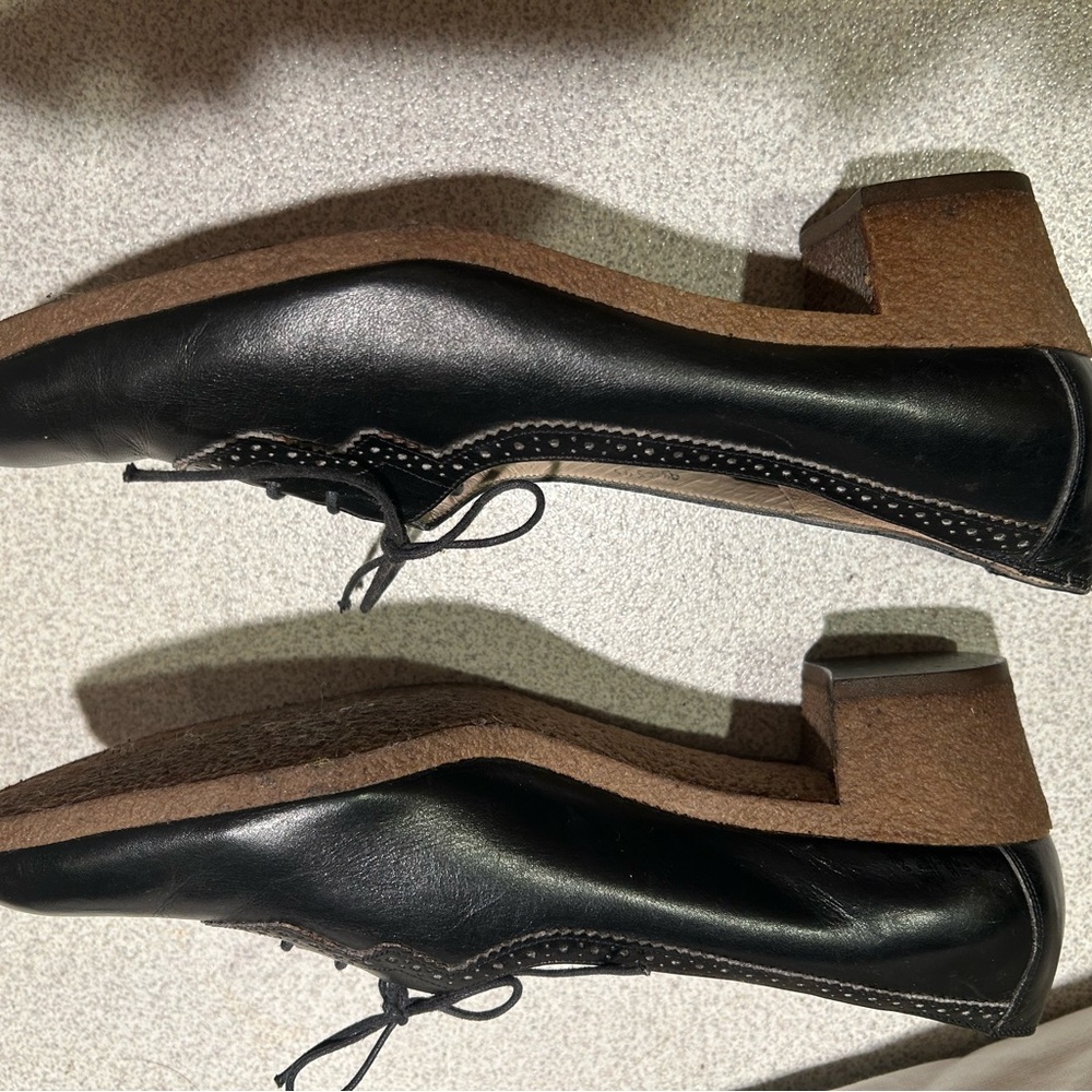 Salvatore Ferragamo Black Leather Lace-Up Shoes - Picture 2 of 4